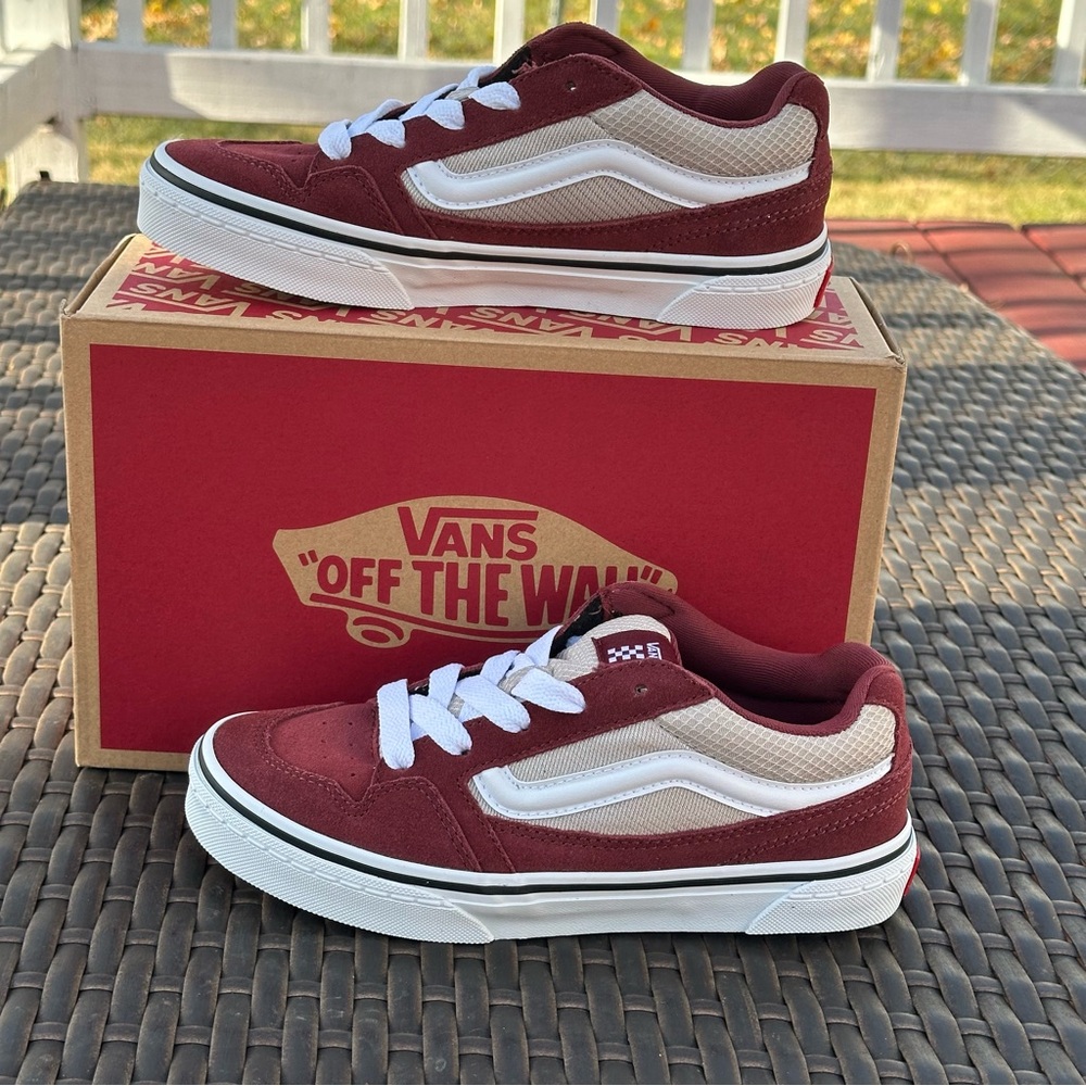 New Vans Suede Low Top Sneakers, Caldrone Madder Brown, Kids, Youth Shoes Size 5